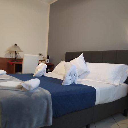 Hotel Baiardo Romagnano Sesia Экстерьер фото