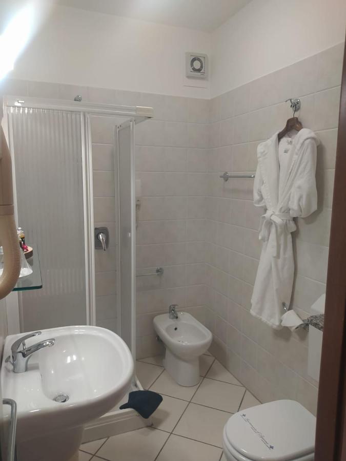Hotel Baiardo Romagnano Sesia Экстерьер фото