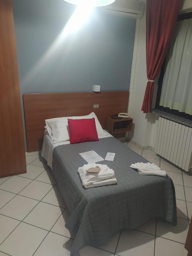 Hotel Baiardo Romagnano Sesia Экстерьер фото