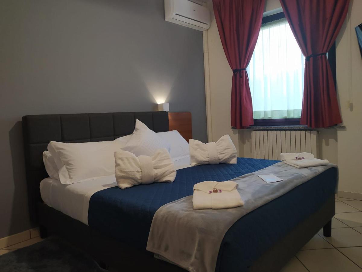 Hotel Baiardo Romagnano Sesia Экстерьер фото
