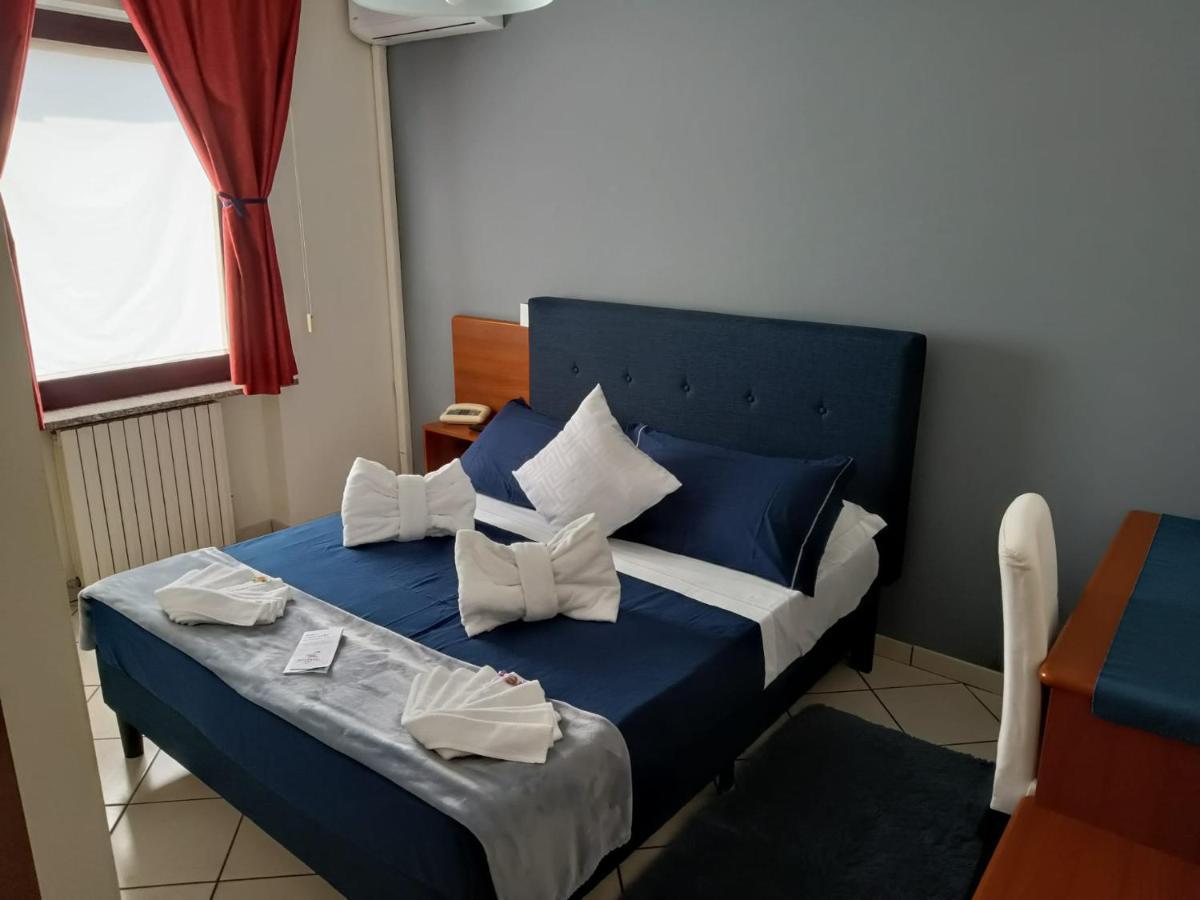 Hotel Baiardo Romagnano Sesia Экстерьер фото