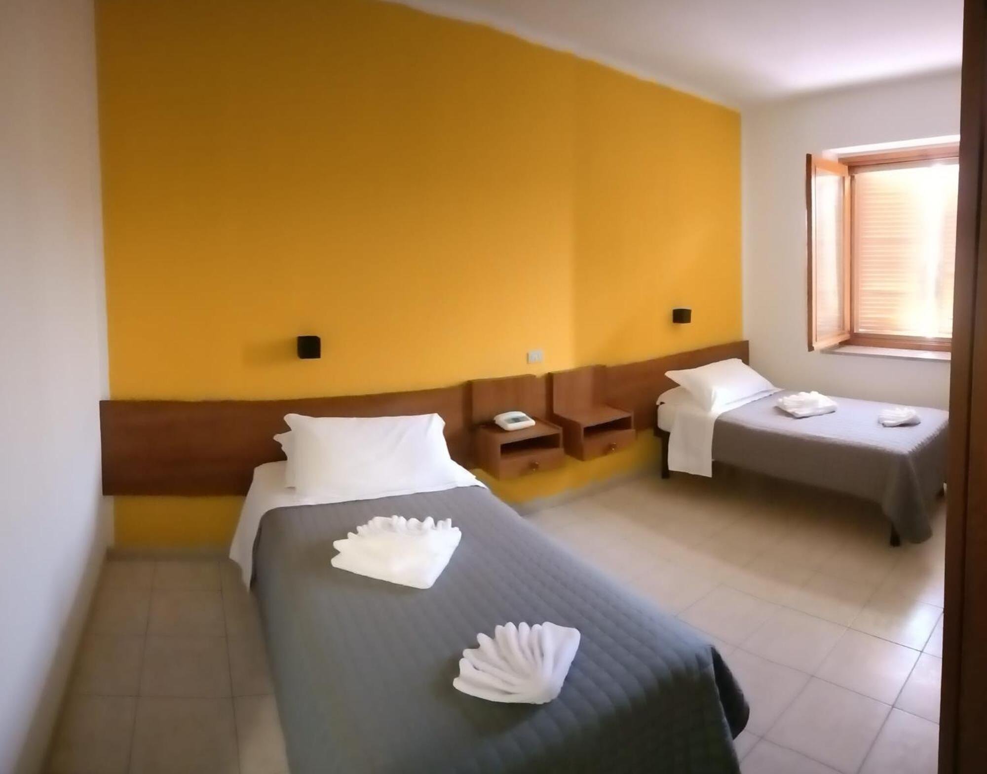 Hotel Baiardo Romagnano Sesia Экстерьер фото