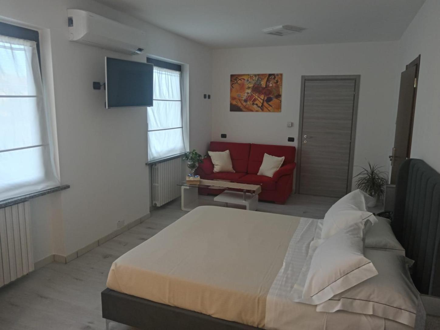 Hotel Baiardo Romagnano Sesia Экстерьер фото