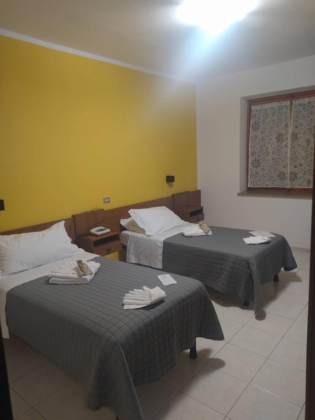 Hotel Baiardo Romagnano Sesia Экстерьер фото