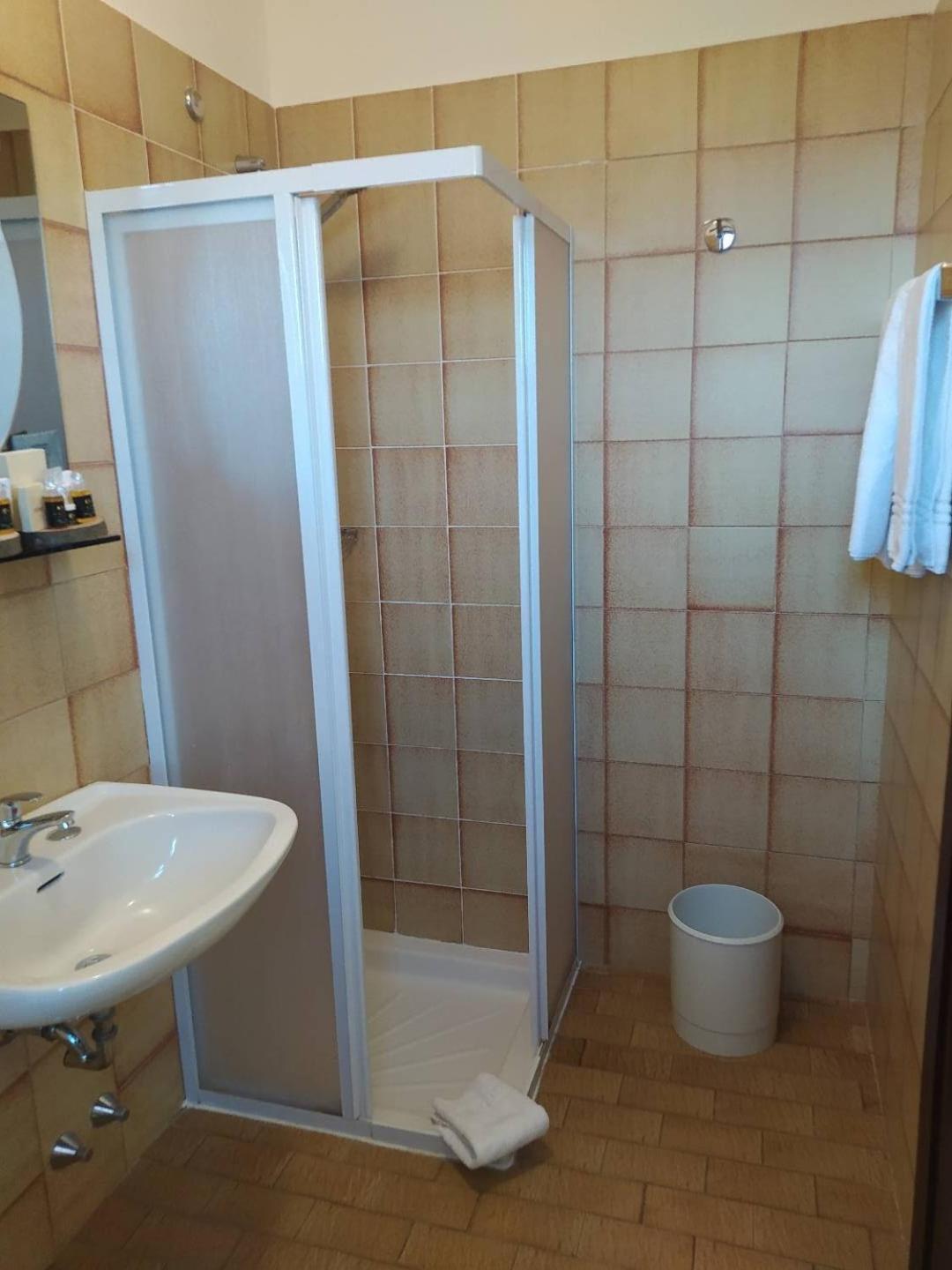 Hotel Baiardo Romagnano Sesia Экстерьер фото
