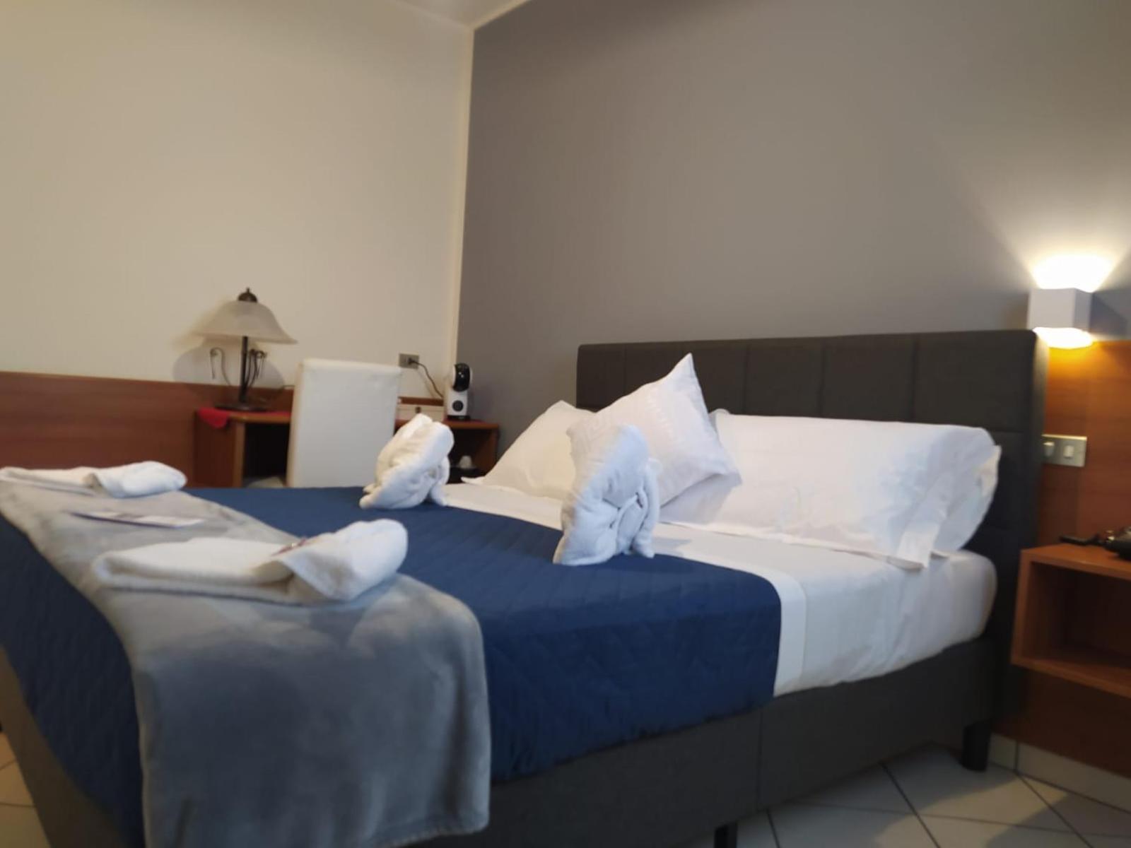 Hotel Baiardo Romagnano Sesia Экстерьер фото