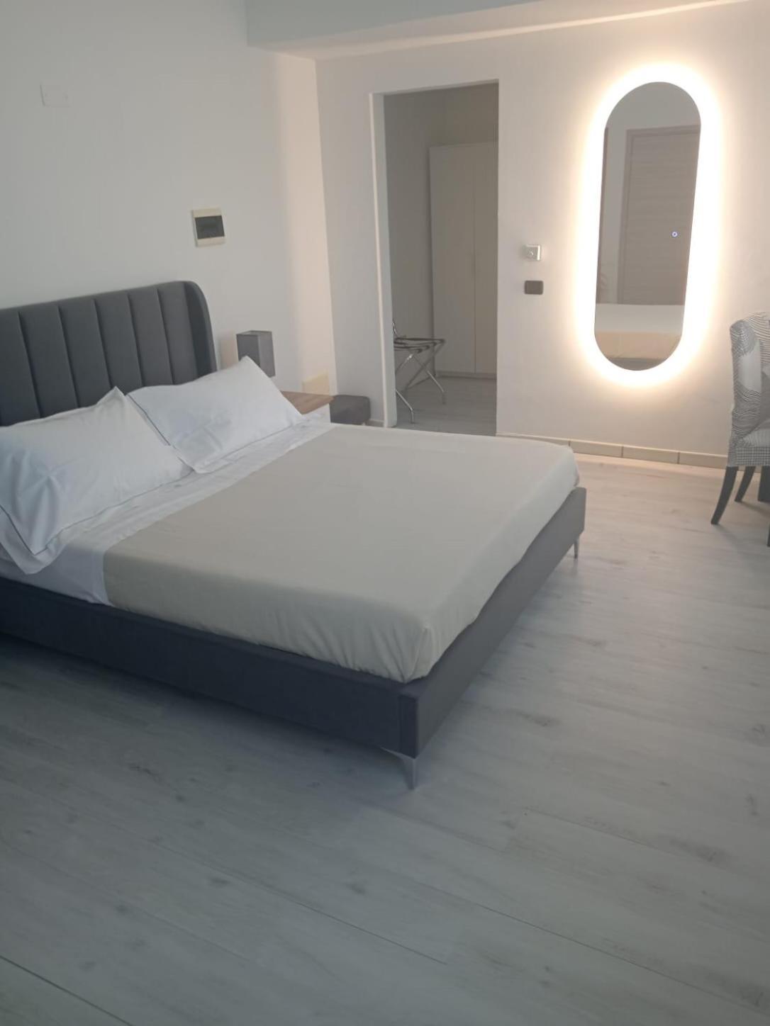 Hotel Baiardo Romagnano Sesia Экстерьер фото