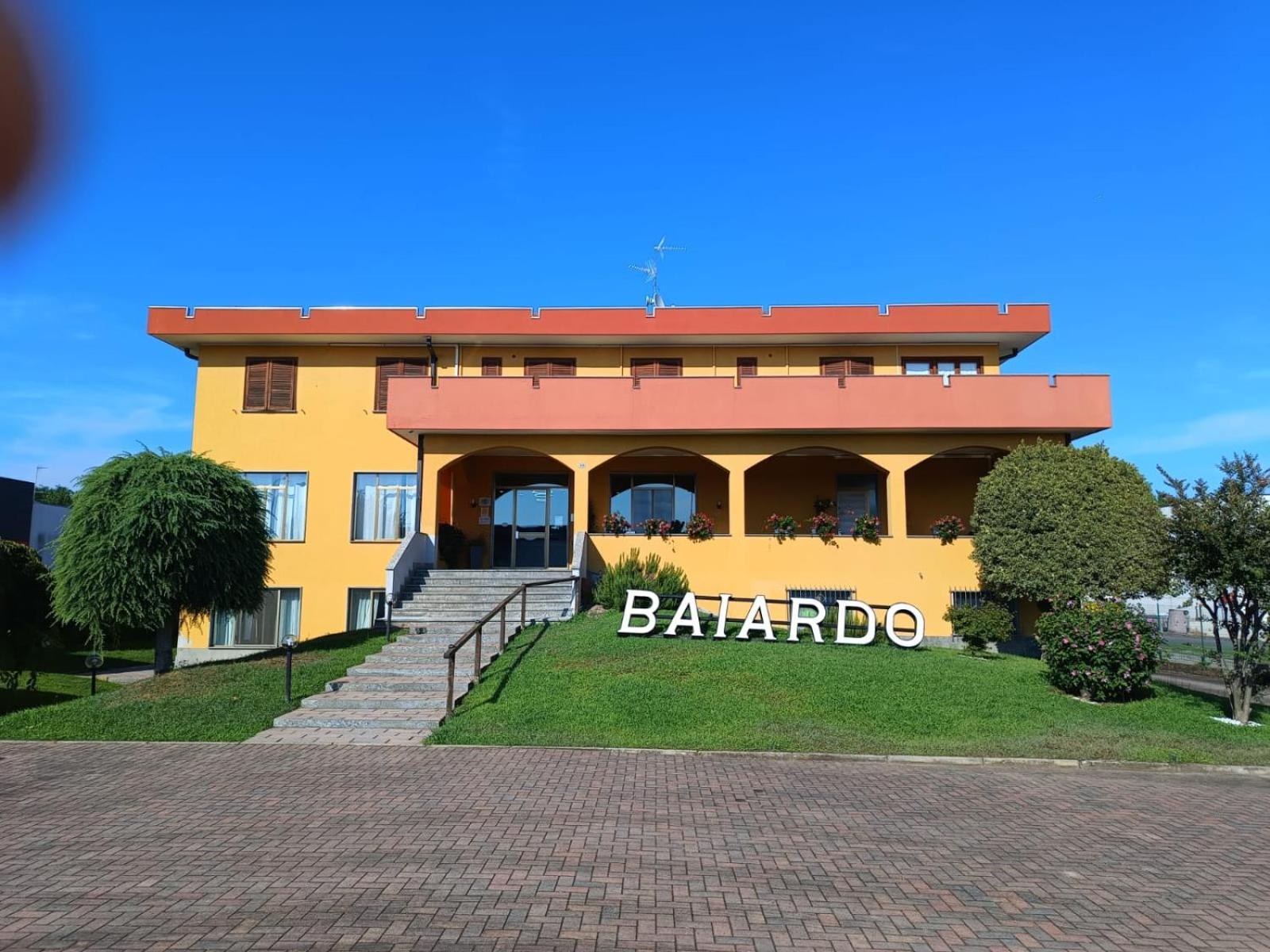 Hotel Baiardo Romagnano Sesia Экстерьер фото