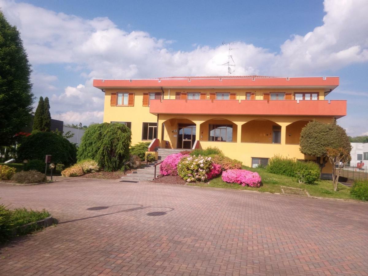 Hotel Baiardo Romagnano Sesia Экстерьер фото